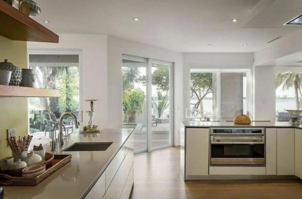 Aktyor arvadını itirdikdən sonra malikanəsini satışa çıxardı - FOTOLAR